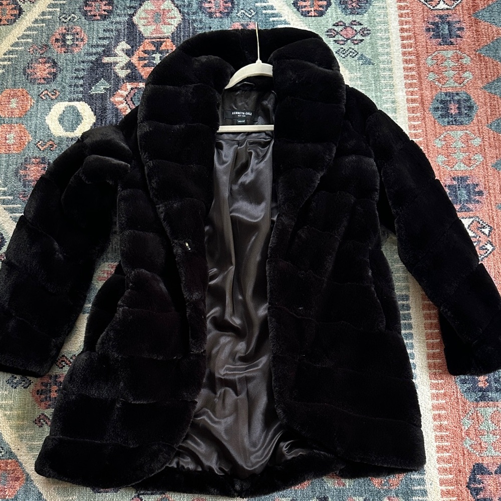 Kenneth Cole black Faux Fur Coat, xs, NWOT